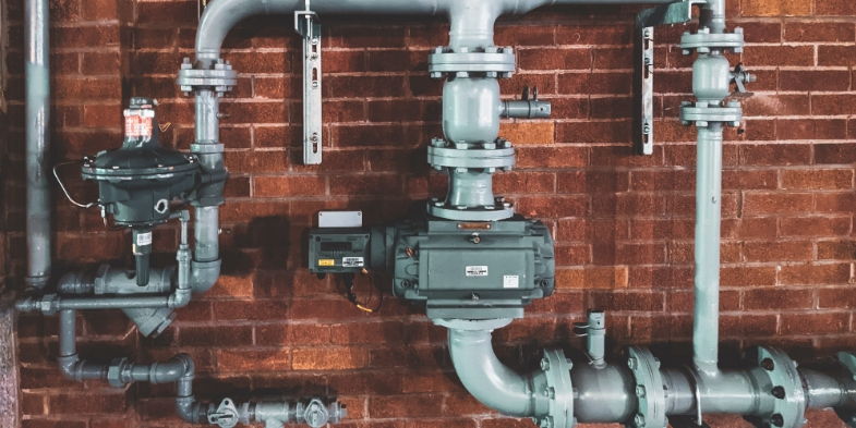 Section of gas fittings and meters