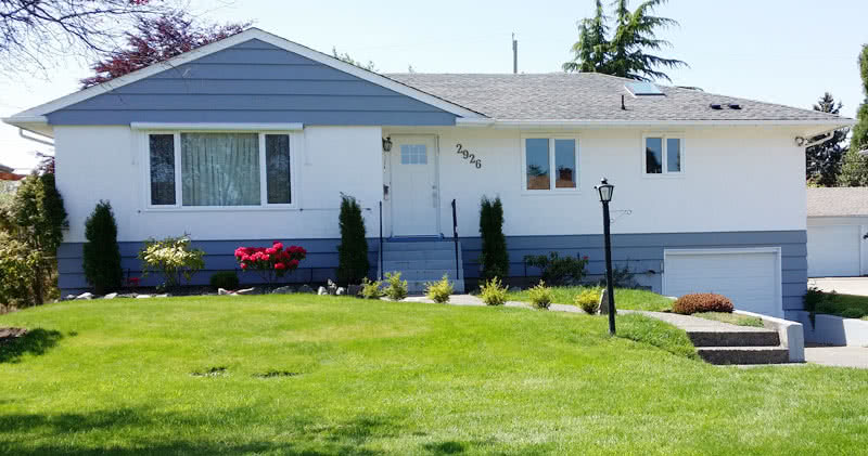 Front of older single level home