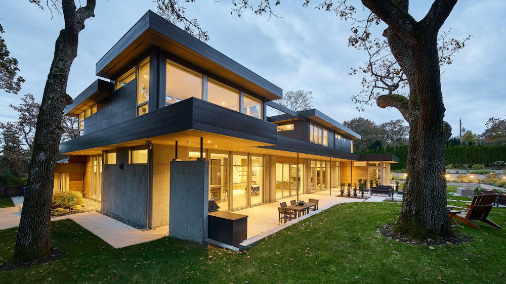 view of home's windows from outside