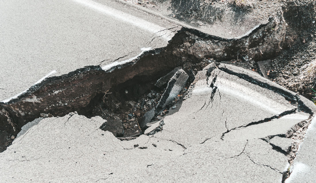 earthquake damage in road